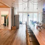 Saarjaerve Jaerve Aeaeres 28-le, 8 Magamistuba Holiday home