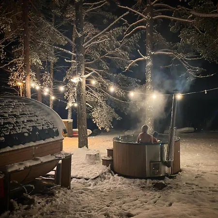 Saarjaerve Jaerve Aeaeres 28-le, 8 Magamistuba *