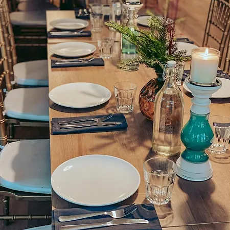 Saarjaerve Jaerve Aeaeres 28-le, 8 Magamistuba * Tromsi