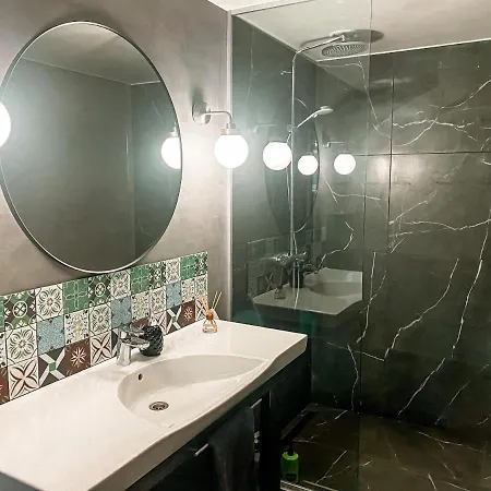 Saarjaerve Jaerve Aeaeres 28-le, 8 Magamistuba * Tromsi