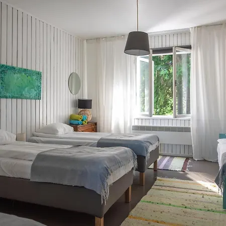 Saarjaerve Puhkemaja 32-le, 8 Magamistuba Hébergement de vacances