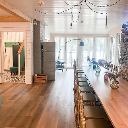 Saarjaerve Jaerve Aeaeres 28-le, 8 Magamistuba Ferienhaus