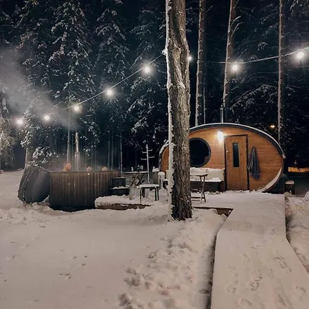 Saarjaerve Jaerve Aeaeres 28-le, 8 Magamistuba Tromsi