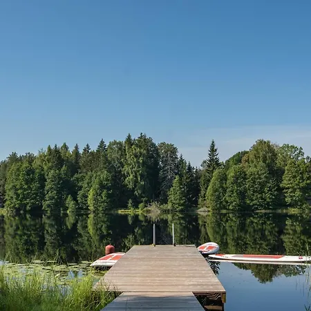 Saarjaerve Jaerve Aeaeres 28-le, 8 Magamistuba Tromsi