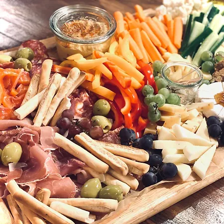 Saarjaerve Jaerve Aeaeres 28-le, 8 Magamistuba Vakantiehuis *