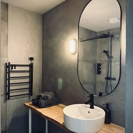 Saarjaerve Jaerve Aeaeres 28-le, 8 Magamistuba Tromsi