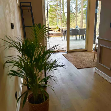 Saarjaerve Jaerve Aeaeres 28-le, 8 Magamistuba