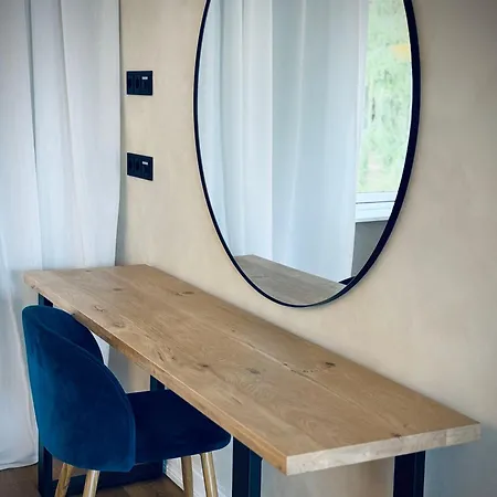 Saarjaerve Jaerve Aeaeres 28-le, 8 Magamistuba Vakantiehuis