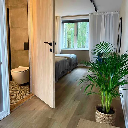 Saarjaerve Jaerve Aeaeres 28-le, 8 Magamistuba * Tromsi