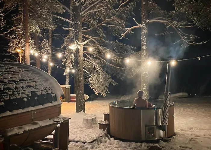 Saarjaerve Jaerve Aeaeres 28-le, 8 Magamistuba *