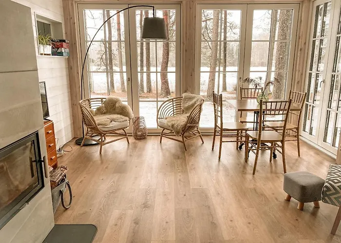 Saarjaerve Jaerve Aeaeres 28-le, 8 Magamistuba Holiday home