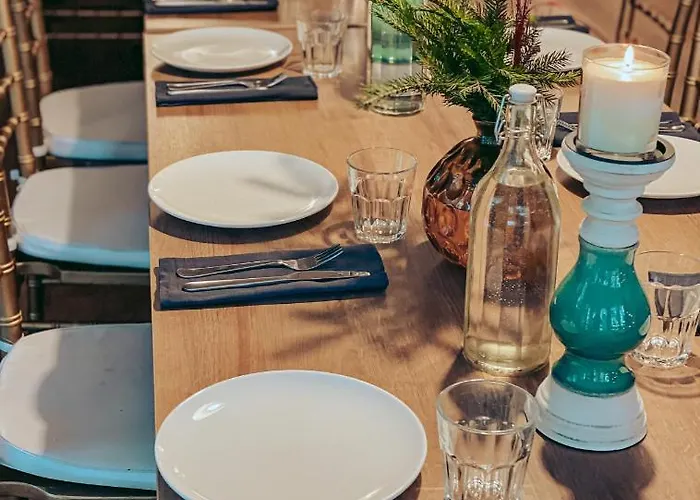 Saarjaerve Jaerve Aeaeres 28-le, 8 Magamistuba * Tromsi