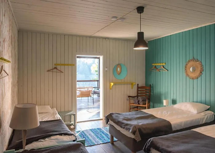 Saarjaerve Jaerve Aeaeres 28-le, 8 Magamistuba Holiday home *