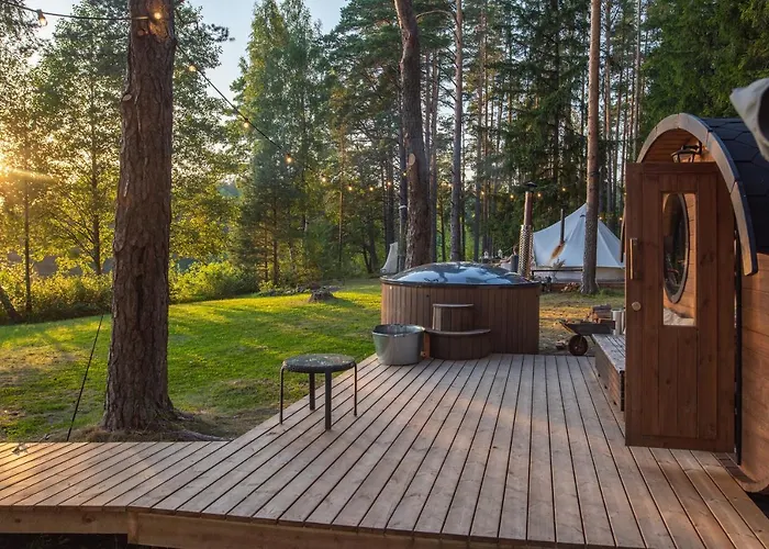 Saarjaerve Jaerve Aeaeres 28-le, 8 Magamistuba Tromsi