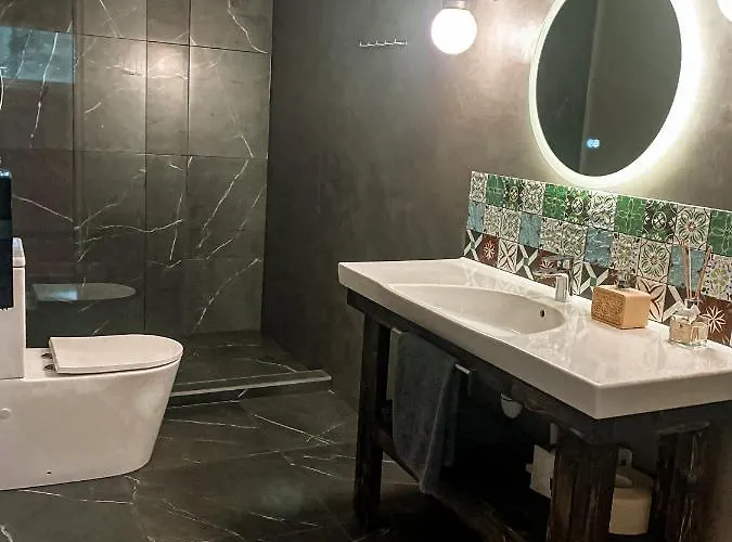 Saarjaerve Jaerve Aeaeres 28-le, 8 Magamistuba *