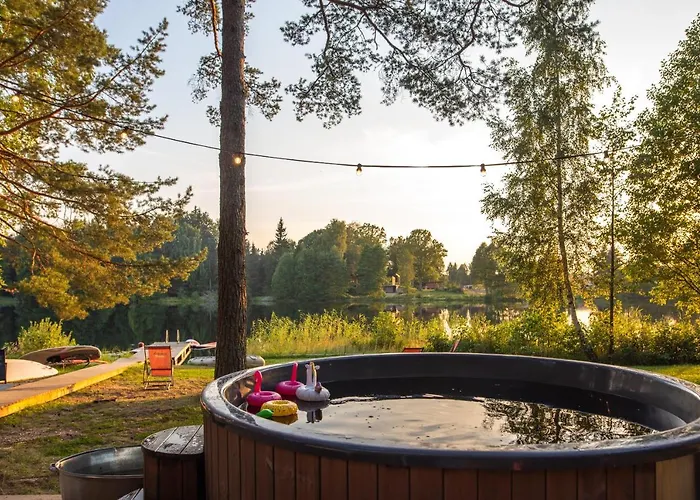 Saarjaerve Jaerve Aeaeres 28-le, 8 Magamistuba Holiday home