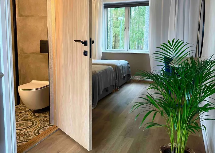 Saarjaerve Jaerve Aeaeres 28-le, 8 Magamistuba * Tromsi