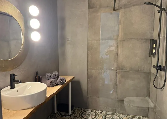 Saarjaerve Jaerve Aeaeres 28-le, 8 Magamistuba