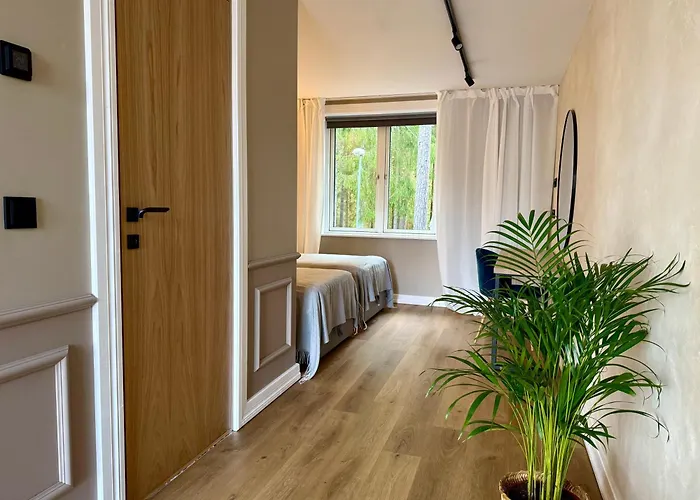 Saarjaerve Jaerve Aeaeres 28-le, 8 Magamistuba * Tromsi